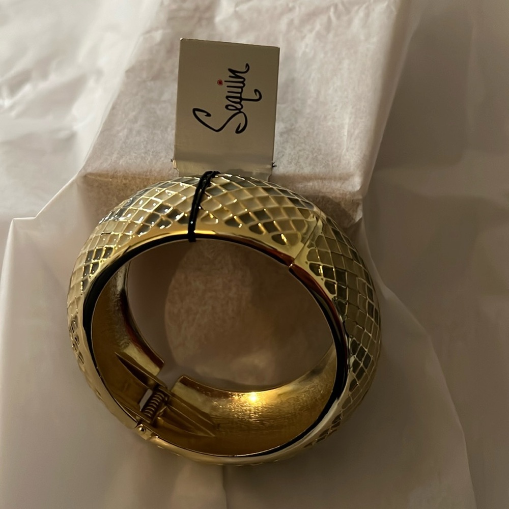 Bracelet
